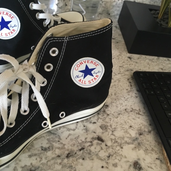 Converse Chuck Taylor Black All Star Hightops - Picture 2 of 5